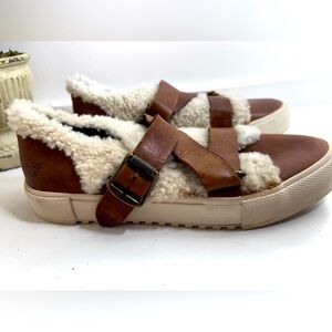 FRYE Women’s Shoes Gia Sheepskin Sherpa Leather Flat Rubber Sole Size 9.5